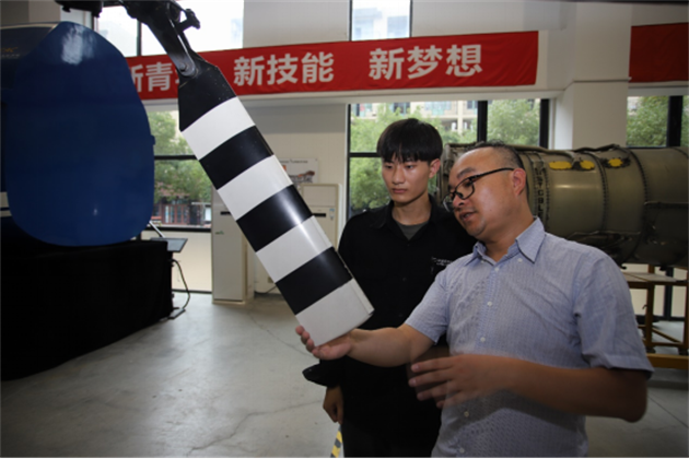 黄大年团队教师风采--上海民航职业技术学院 (4).png