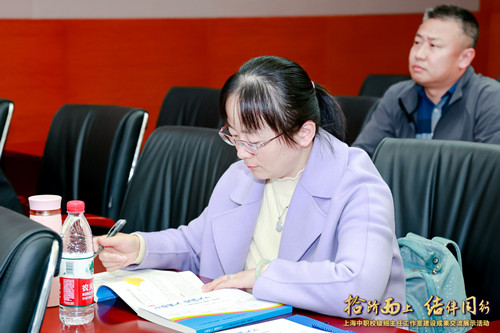 2会场聆听_副本.jpg 2会场聆听_副本.jpg