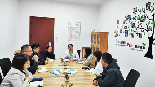 4工作室教研探讨_副本.jpg 4工作室教研探讨_副本.jpg