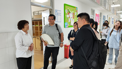 图片09 参观宿舍_副本.jpg 图片09 参观宿舍_副本.jpg