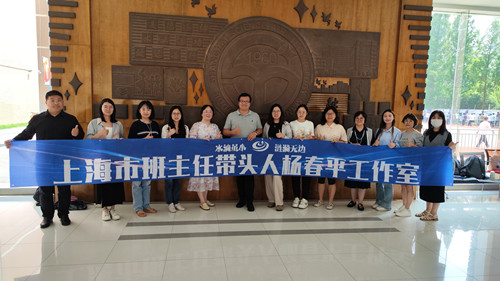 图片11 团队大合影_副本.jpg 图片11 团队大合影_副本.jpg