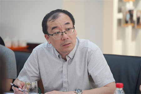 徐冰.jpg
