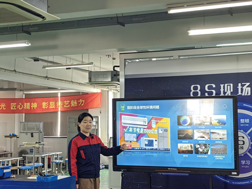 图4 制冷团队备赛剪影_副本.jpg 图4 制冷团队备赛剪影_副本.jpg